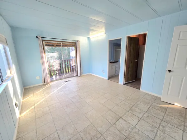 a view of a livingroom with an empty space