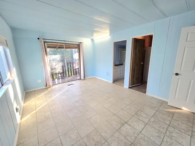 a view of a livingroom with an empty space