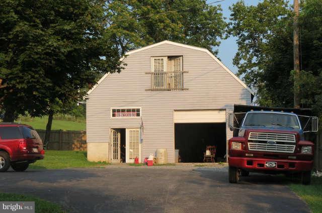 3128 Vineyard Road Falling Waters, WV 25419 - Photo 2 of 17 Garage