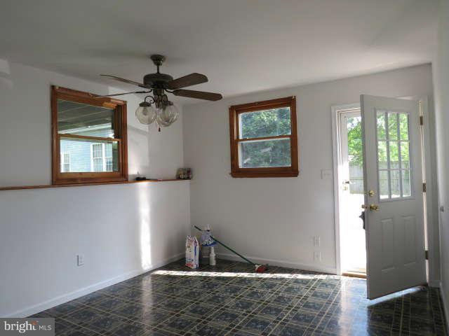 3128 Vineyard Road Falling Waters, WV 25419 - Photo 4 of 17 Family Room