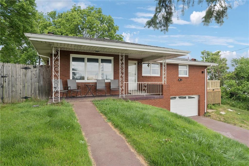 30 Clay Pike Irwin, PA 15642 - Photo 2 of 26