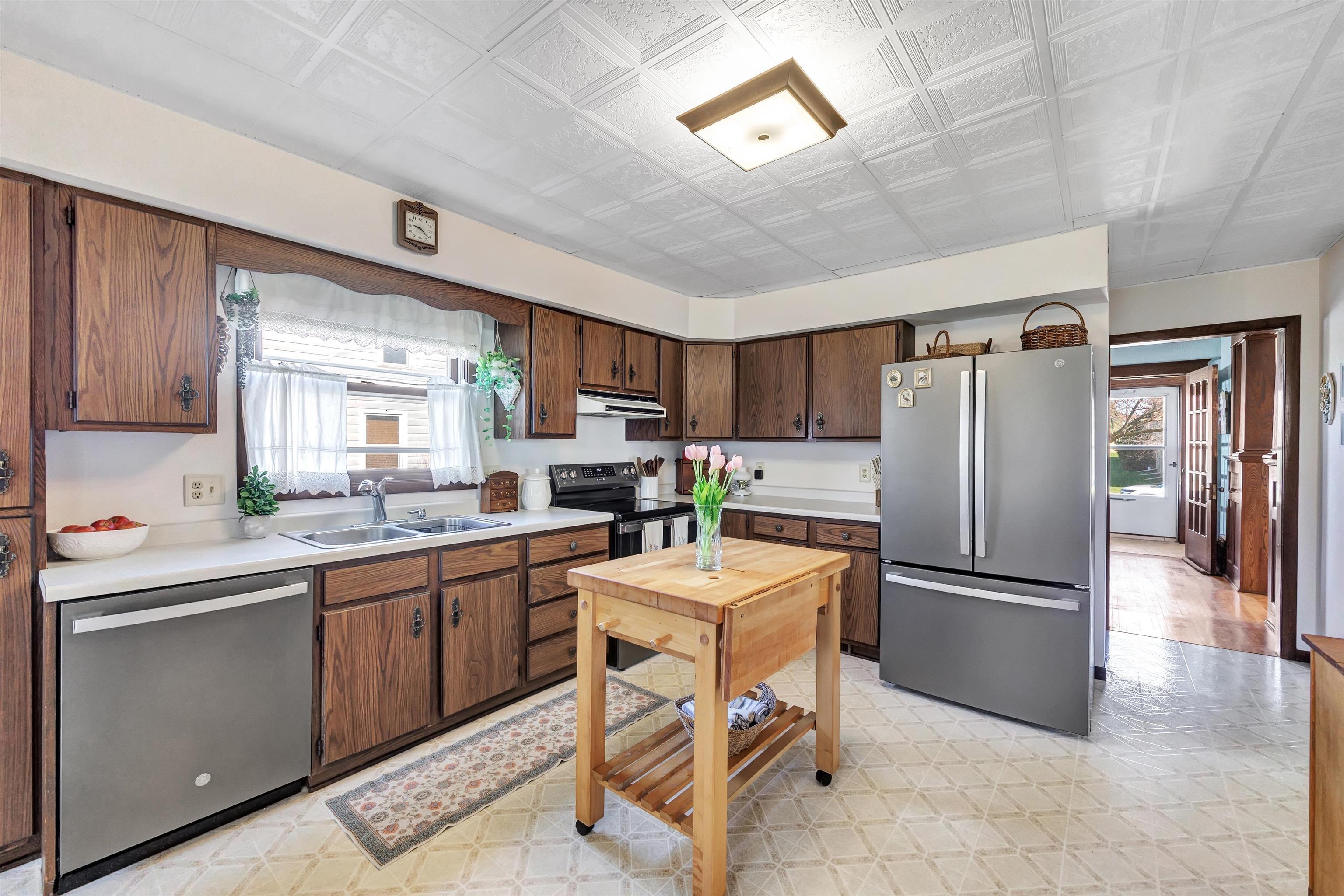 317 West Thorne Street Ripon, WI 54971 - Photo 16 of 37