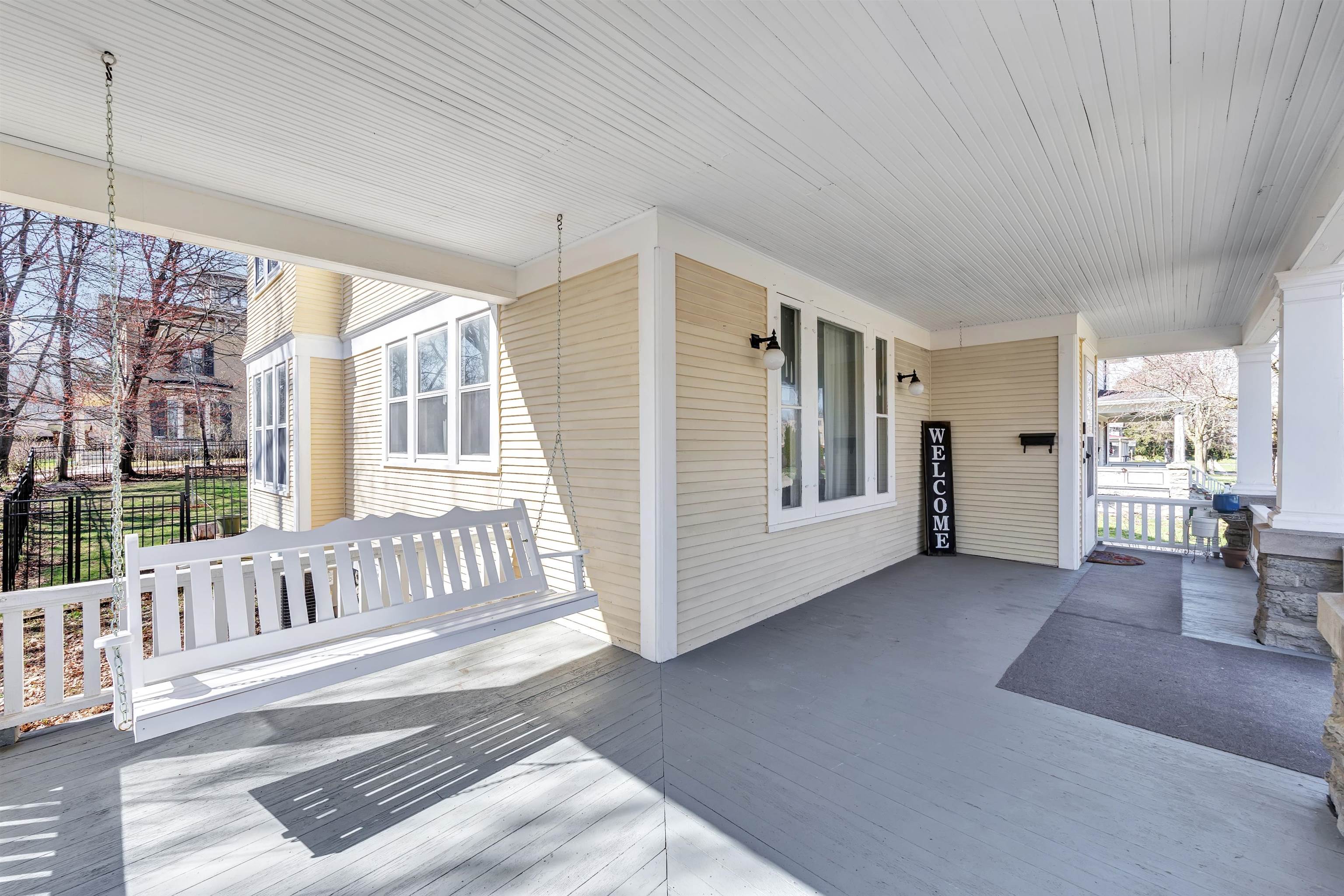 317 West Thorne Street Ripon, WI 54971 - Photo 3 of 37