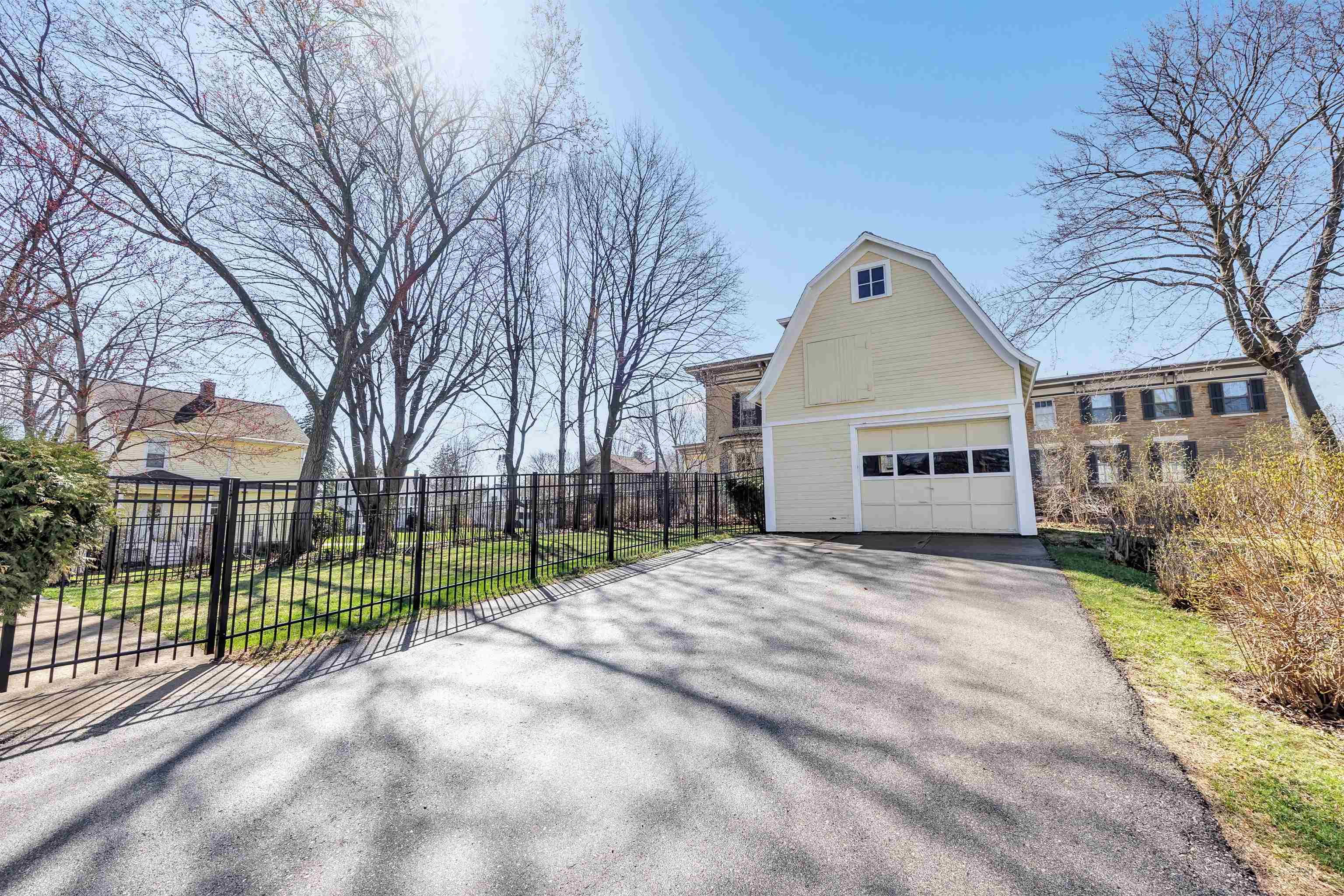 317 West Thorne Street Ripon, WI 54971 - Photo 6 of 37