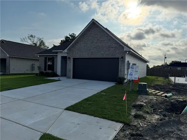 $2,100 | 1511 Javez Street, Marrero, LA 70072