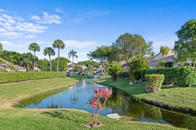 $525,000 | 6735 Canary Palm Circle, Boca Raton, FL 33433