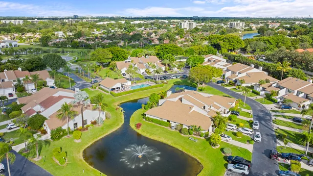 $525,000 | 6735 Canary Palm Circle, Boca Raton, FL 33433