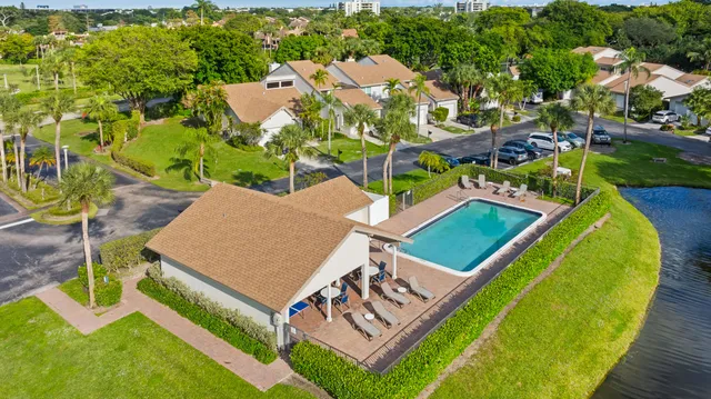 $525,000 | 6735 Canary Palm Circle, Boca Raton, FL 33433