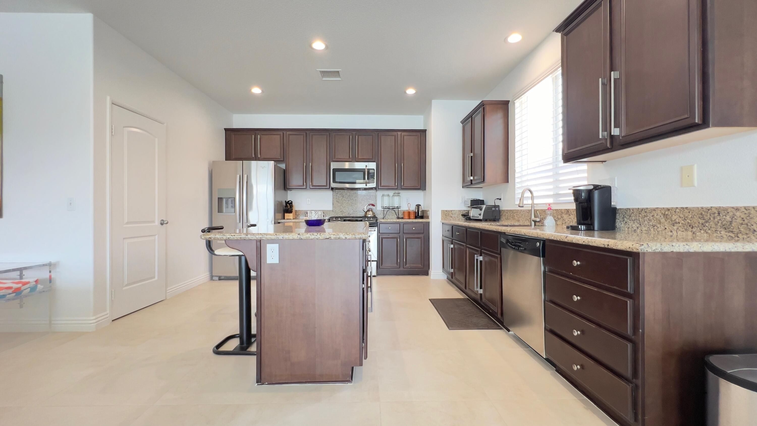 84330 Tramonto Way Indio, CA 92203 - Photo 5 of 18 IMG_8946