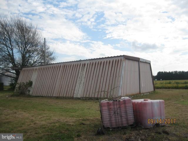 5015 Williamsburg Church Road Hurlock, MD 21643 - Photo 2 of 3 Outbuilding