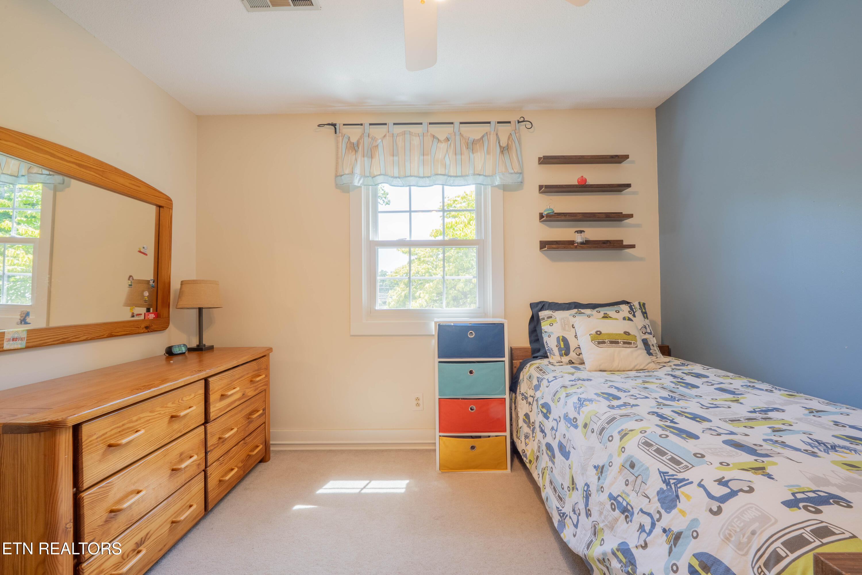 4517 Royalview Road Knoxville, TN 37921 - Photo 18 of 29 Upstairs