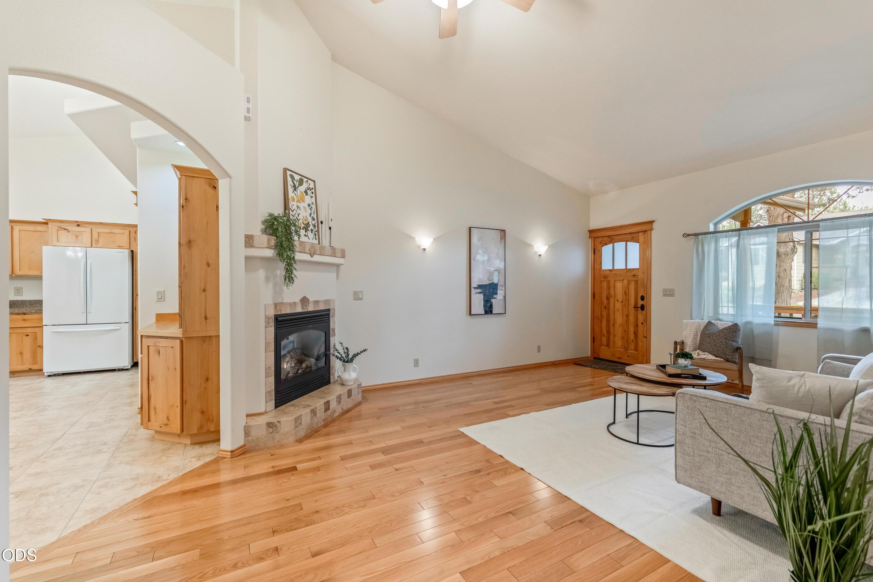 1009 Southwest Crosscut Court Bend, OR 97702 - Photo 6 of 31