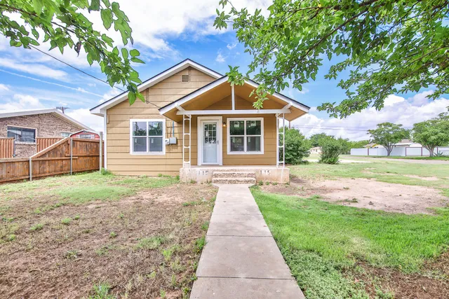 $120,000 | 115 Yonkers Street, Plainview, TX 79072