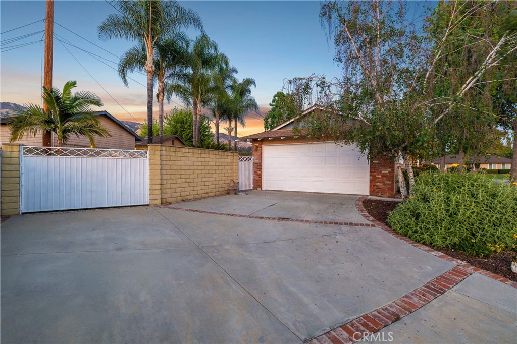 222 South Wagonwheel Road Glendora, CA 91741 - Photo 13 of 70
