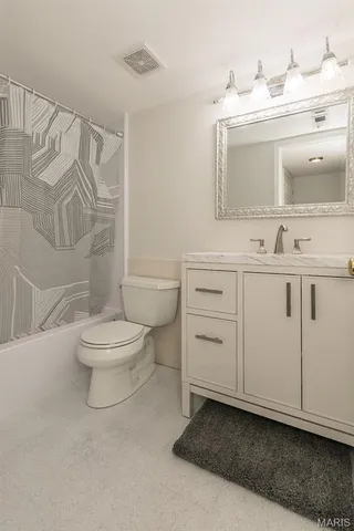 $350,000 | 2361 Claymoor Drive, Chesterfield, MO 63017