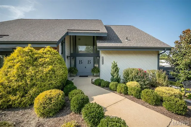 $350,000 | 2361 Claymoor Drive, Chesterfield, MO 63017