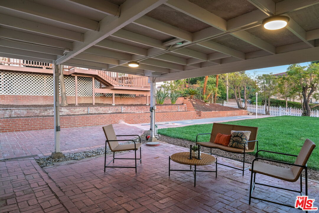 2000 Ridgeview Avenue Los Angeles, CA 90041 - Photo 44 of 50 a backyard view of a sitting space