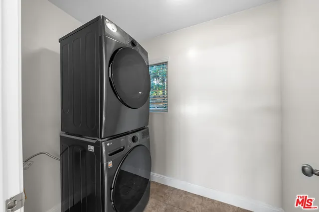 a close view of utility and utility room