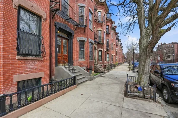 $4,200 | 191 Warren Avenue, Unit 3, Boston, MA 02116