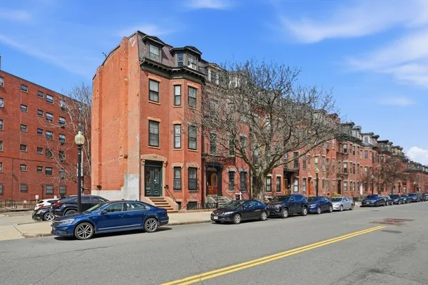 $4,200 | 191 Warren Avenue, Unit 3, Boston, MA 02116