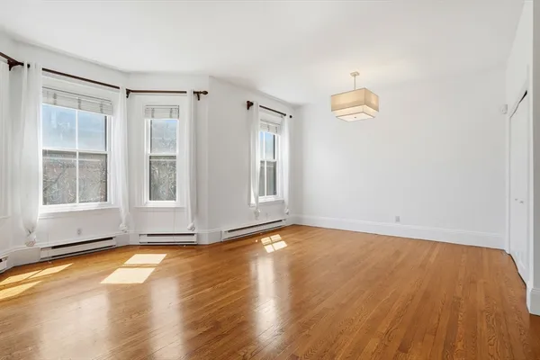 $4,200 | 191 Warren Avenue, Unit 3, Boston, MA 02116