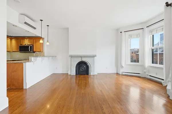 $4,200 | 191 Warren Avenue, Unit 3, Boston, MA 02116