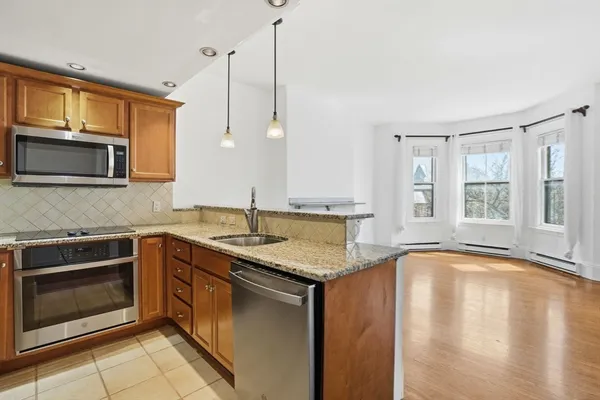 $4,200 | 191 Warren Avenue, Unit 3, Boston, MA 02116