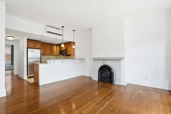 $4,200 | 191 Warren Avenue, Unit 3, Boston, MA 02116
