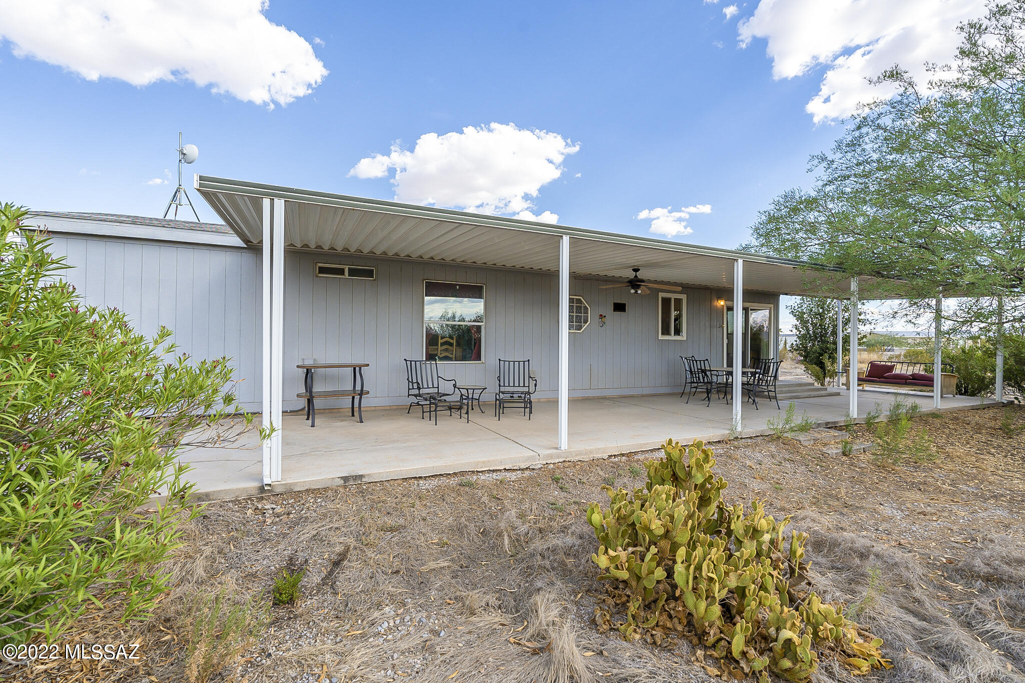5285 North Puma Road Marana, AZ 85653 - Photo 41 of 46 a lobby with furniture and garden