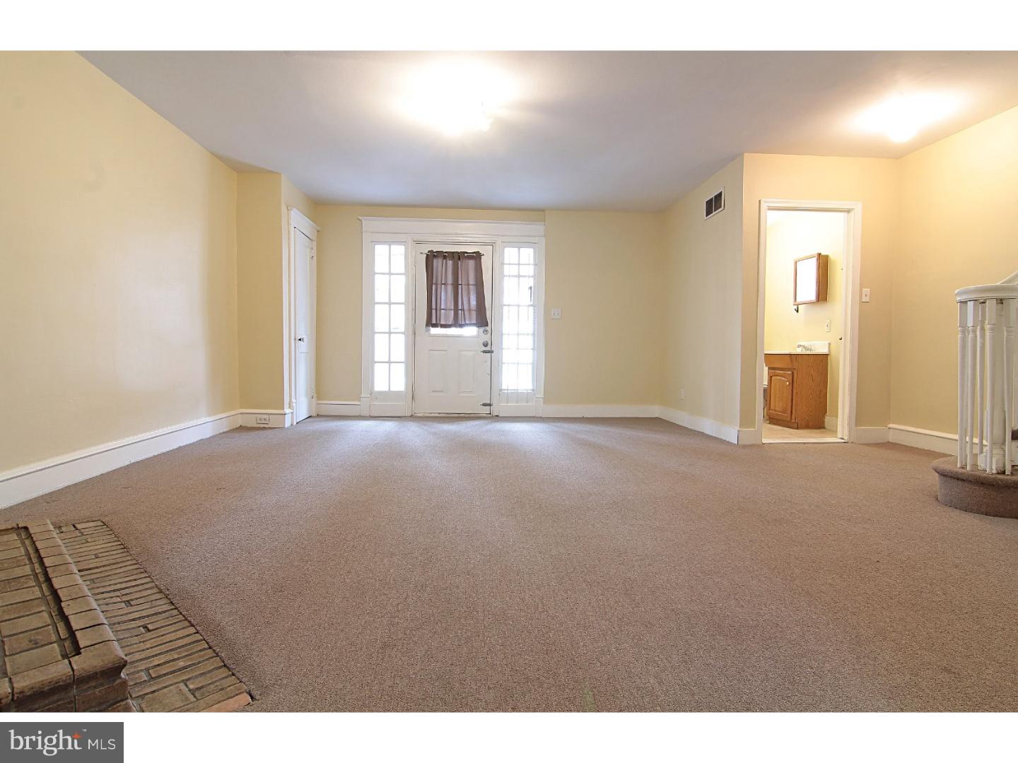 5215 Church Road Philadelphia, PA 19131 - Photo 3 of 22 Living Room