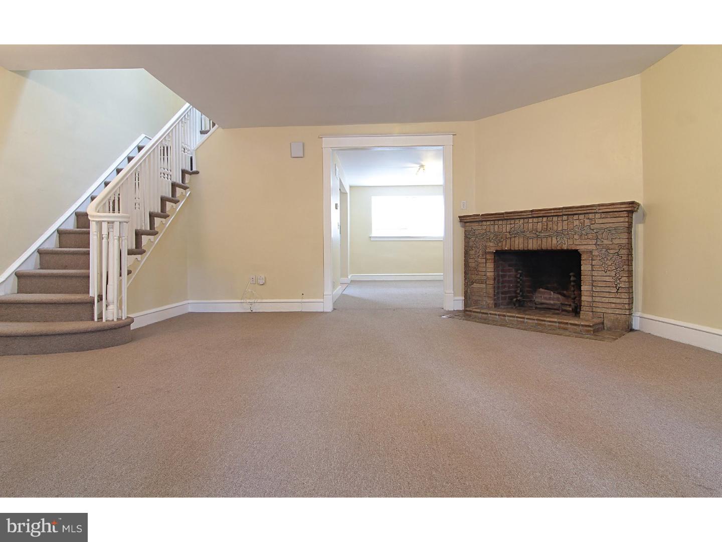 5215 Church Road Philadelphia, PA 19131 - Photo 5 of 22 Living Room