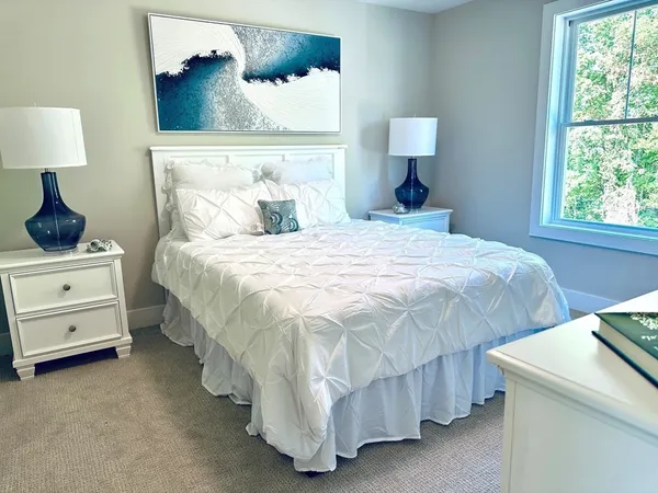 $729,900 | 36 Elise Avenue, Unit 18, Londonderry, NH 03053