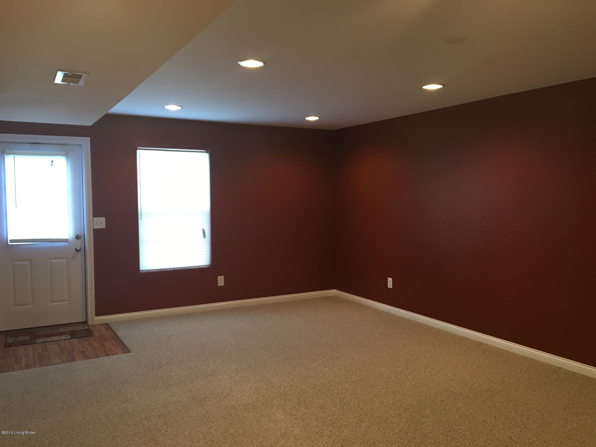 1857 South Boundary Road Radcliff, KY 40160 - Photo 31 of 34 Family Room