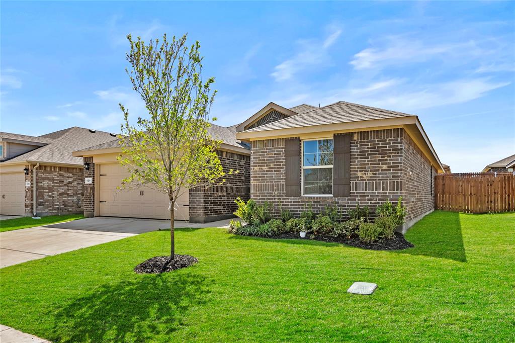 529 Marsh Street Cleburne, TX 76033 - Photo 2 of 29