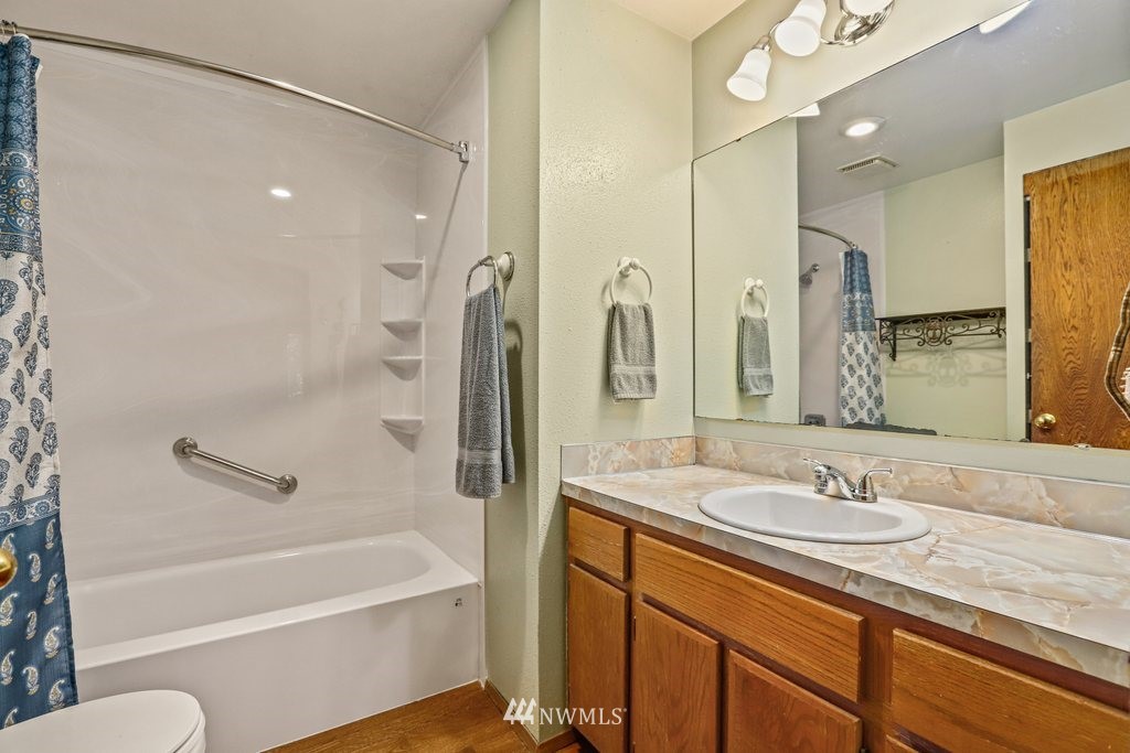 2123 171st Place Southeast Bothell, WA 98012 - Photo 18 of 29 Gallery Image 18