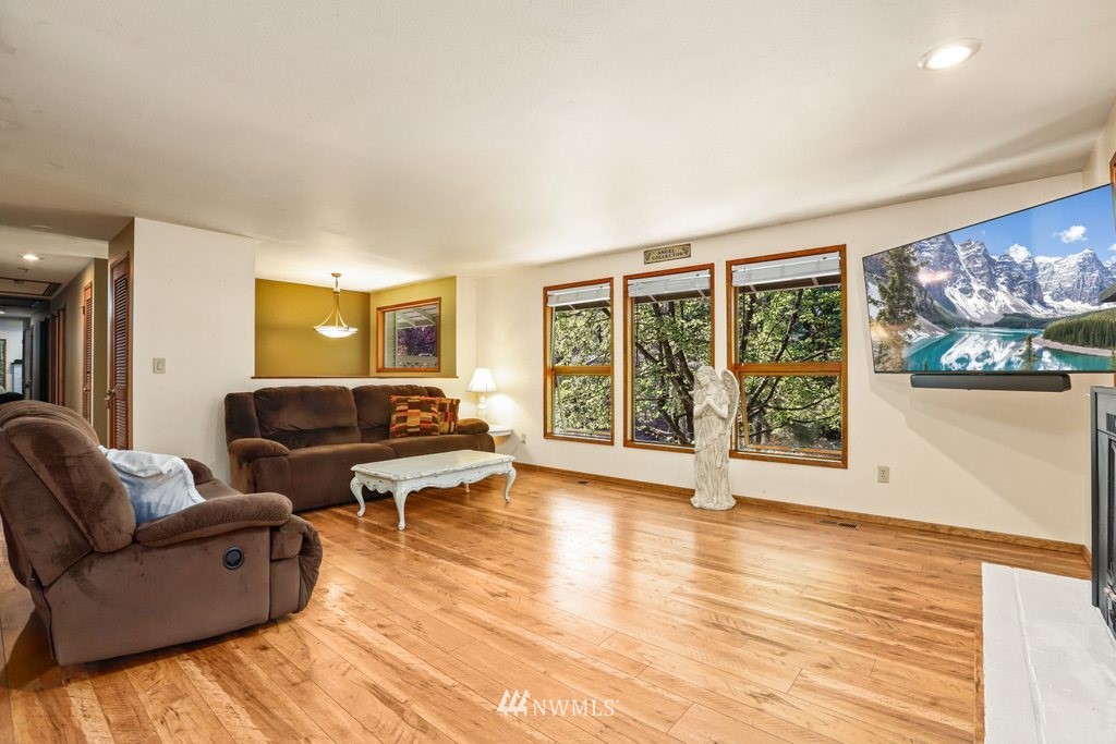 2123 171st Place Southeast Bothell, WA 98012 - Photo 7 of 29 Gallery Image 7