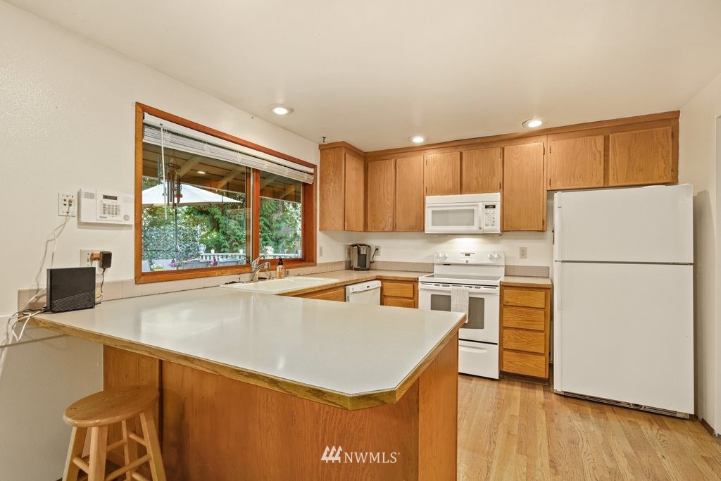 2123 171st Place Southeast Bothell, WA 98012 - Photo 9 of 29 Gallery Image 9