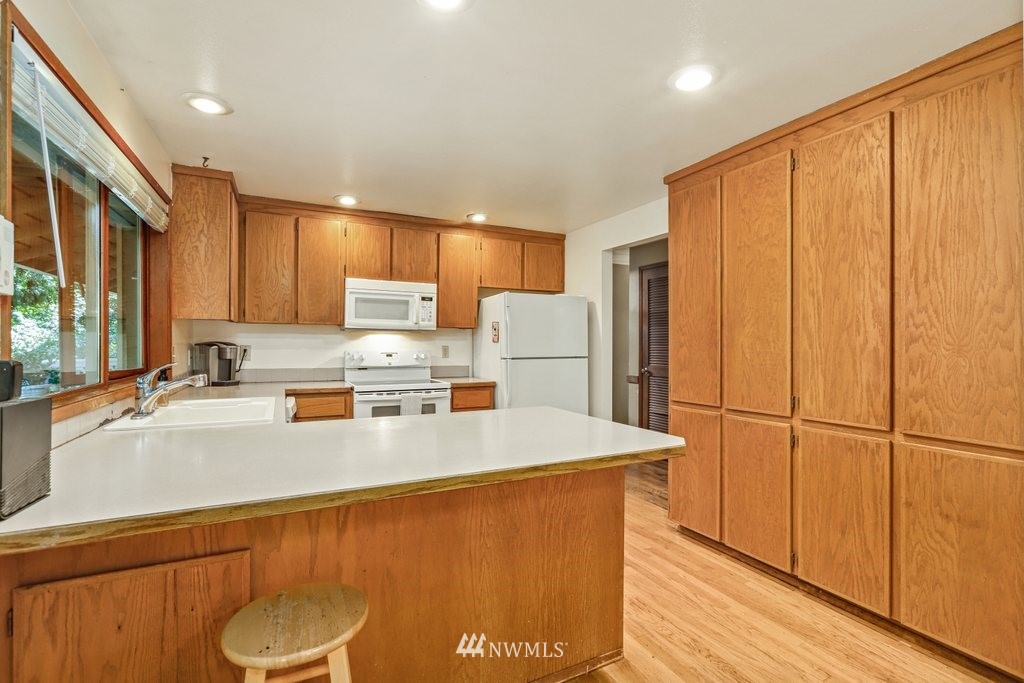 2123 171st Place Southeast Bothell, WA 98012 - Photo 10 of 29 Gallery Image 10