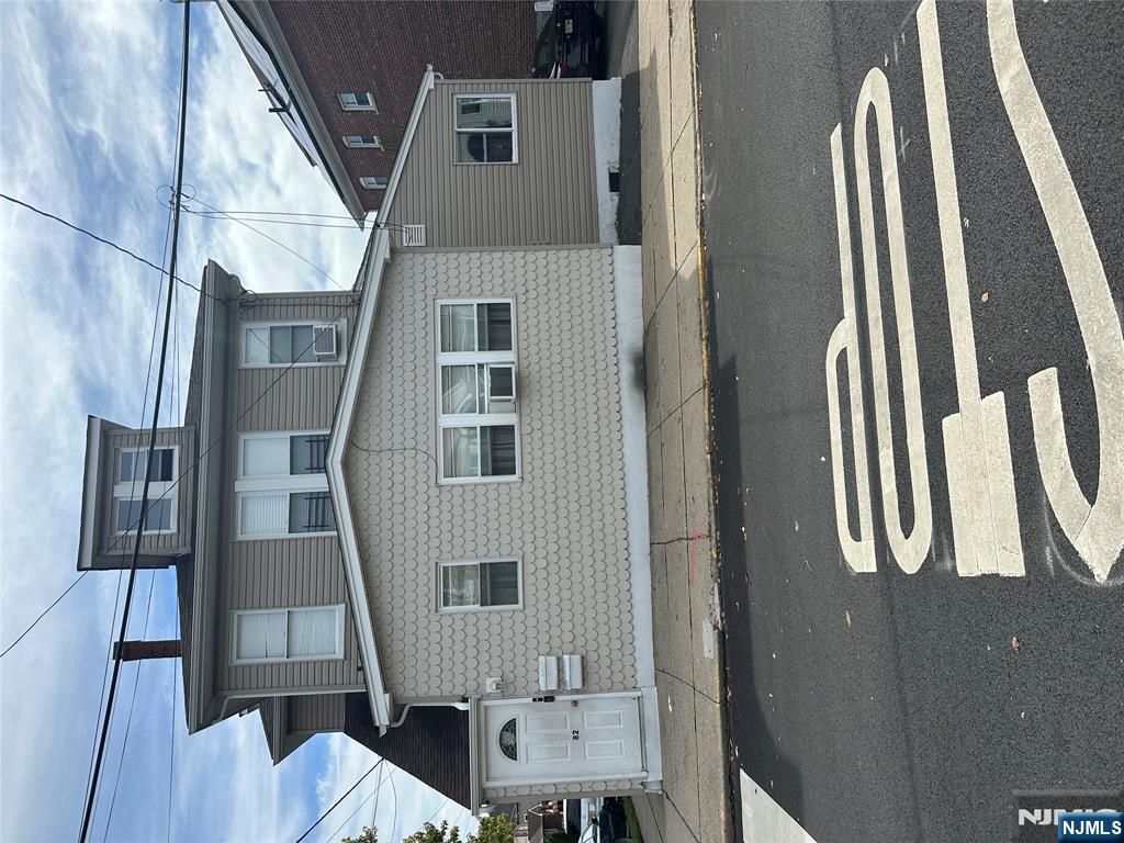 82 Westervelt Place Lodi, NJ 07644 - Photo 3 of 18