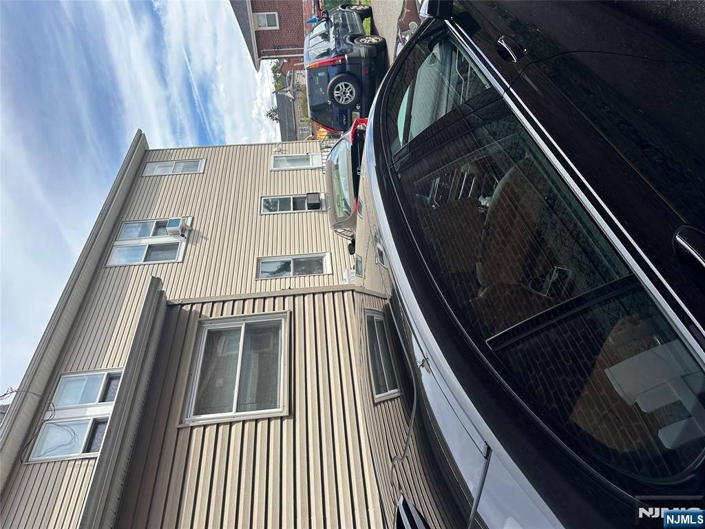 82 Westervelt Place Lodi, NJ 07644 - Photo 4 of 18