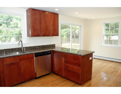 438 Laws Brook Road Concord, MA 01742 - Photo 4 of 9 Gallery Image 4