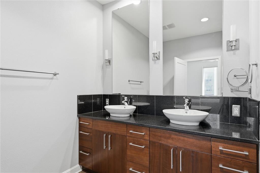 4521 Wornall Road, Unit 211 Kansas City, MO 64111 - Photo 22 of 41