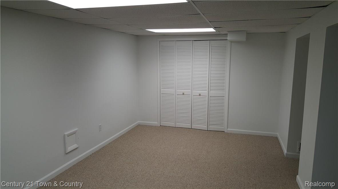 76 Foxboro Drive Rochester, MI 48309 - Photo 24 of 24 20180420_193654.jpg