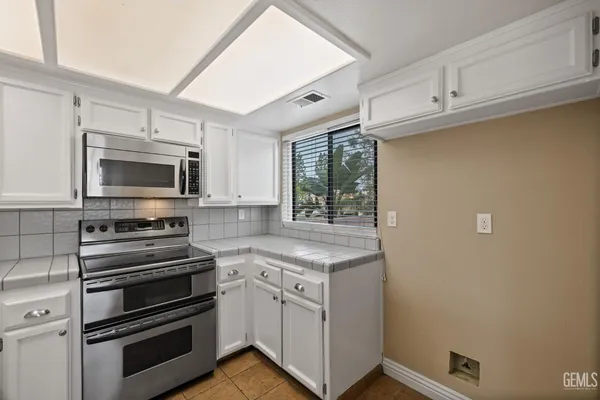 $299,900 | Undisclosed Address, Bakersfield, CA 93306