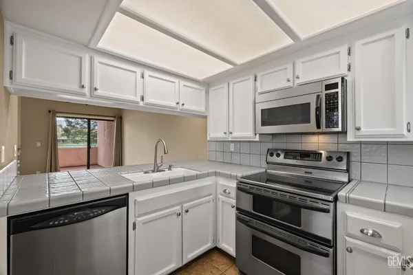 $299,900 | Undisclosed Address, Bakersfield, CA 93306