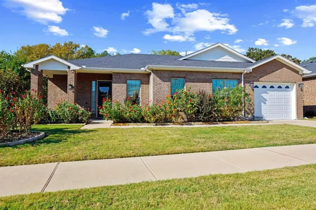 $429,999 | 829 Hearthside Way, McKinney, TX 75071