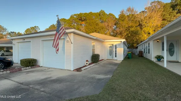 $1,495 | 984 Greystone Drive, Unit B, Biloxi, MS 39532