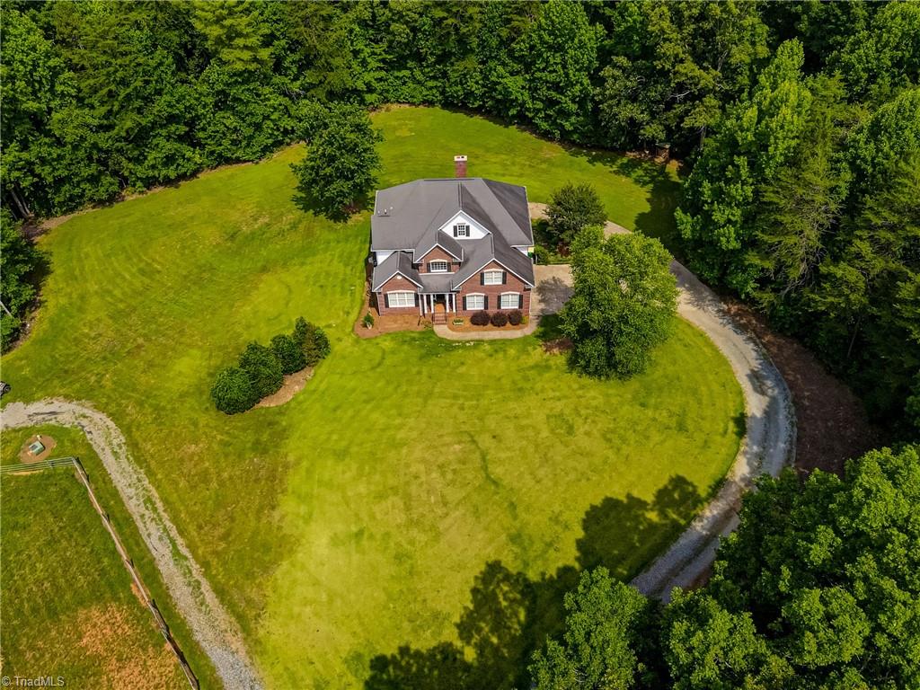 9058 Fantasy Road Lewisville, NC 27023 - Photo 4 of 41 Gallery Image 4