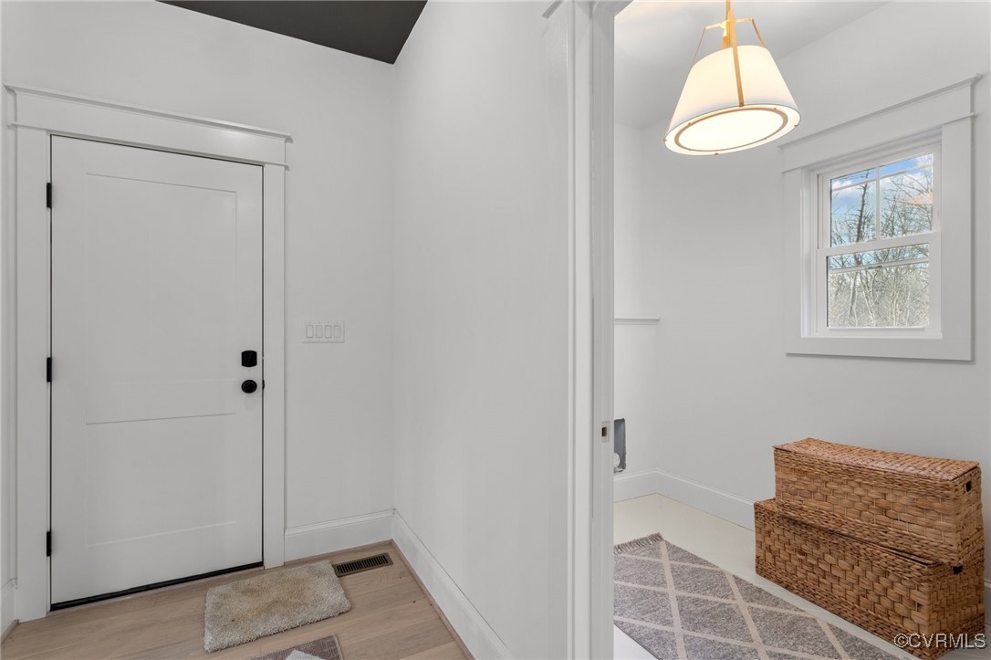 4792 Bell Road Powhatan, VA 23139 - Photo 15 of 27 a room that has a bed and a window in it