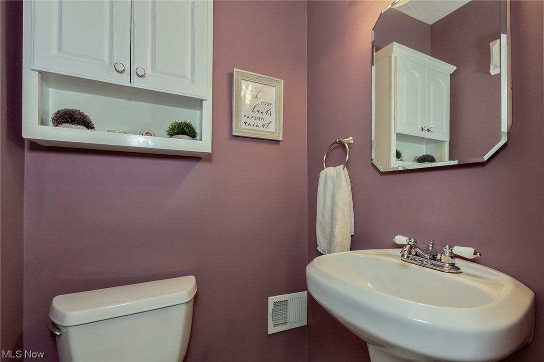 1424 Ford Road Lyndhurst, OH 44124 - Photo 13 of 35 Half bath on the main level